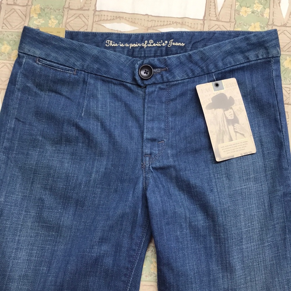 Levi’s NWT Stretch Wide Leg 4/27